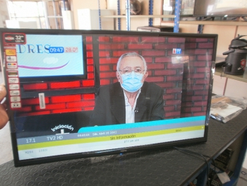 Televisor Led Convencional De 32 '' Marca Tokyo Modelo Tvtoksf32led-N Nuevo Sin Uso Con Control Con Caja Acc Base Soporte C/ Tronillos Manual