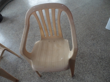 Silla Usado En Buen Estado Color Crema Acc No Tiene