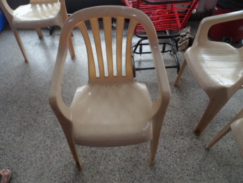Silla Usado En Buen Estado Color Crema Acc No Tiene