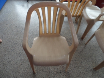 Silla Usado En Buen Estado Color Crema Acc No Tiene