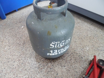 Garrafa Cap: 13 Kg. Marca Su Gas Usado En Buen Estado Color : Gris Acc: No Tiene