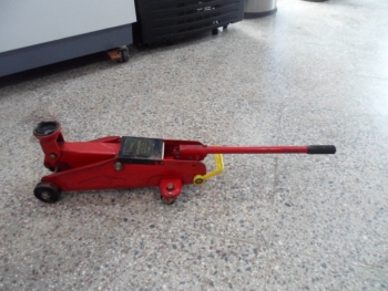 Gato Hidraulico Marca No Tiene Modelo Floor Jack Usado En Buen Estado Acc: No Tiene Comentario: P/ 2 Toneadas Tipo Jakare