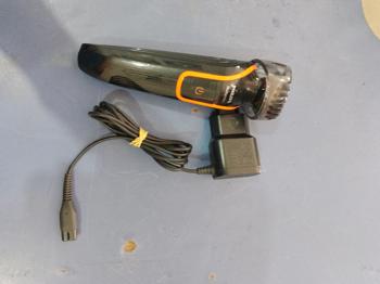 Maquina De Cortar Cabello Marca Philips Modelo Multigroom Acc Cargador