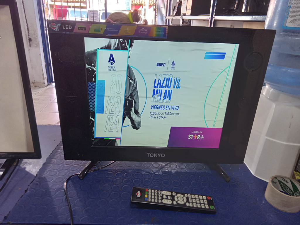 Televisor Led Convencional De 21 '' Marca Tokio Modelo Tvtok21ledzd6 Usado En Buen Estado Con Control Sin Caja Acc Con Patitas