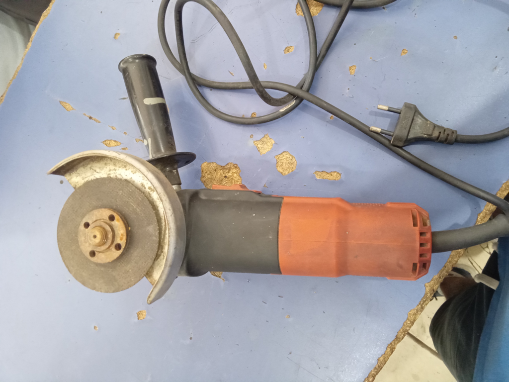 Pulidora Marca Black And Decker Modelo G1000-B2c Tamaño Chico Usado En Buen Estado Acc Disco Protector Manija