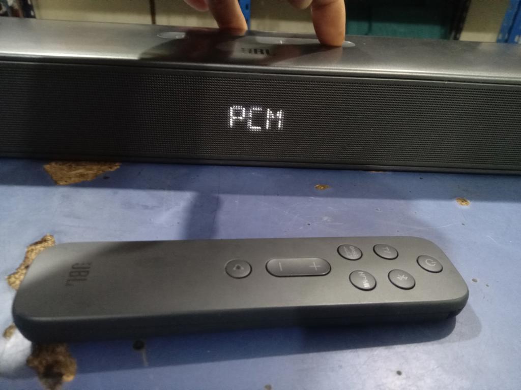 Barra De Sonido Marca Jbl Modelo Bar 2.1 Usado En Buen Estado Con Cable Power Acc Woofer2 Cables PowerControl