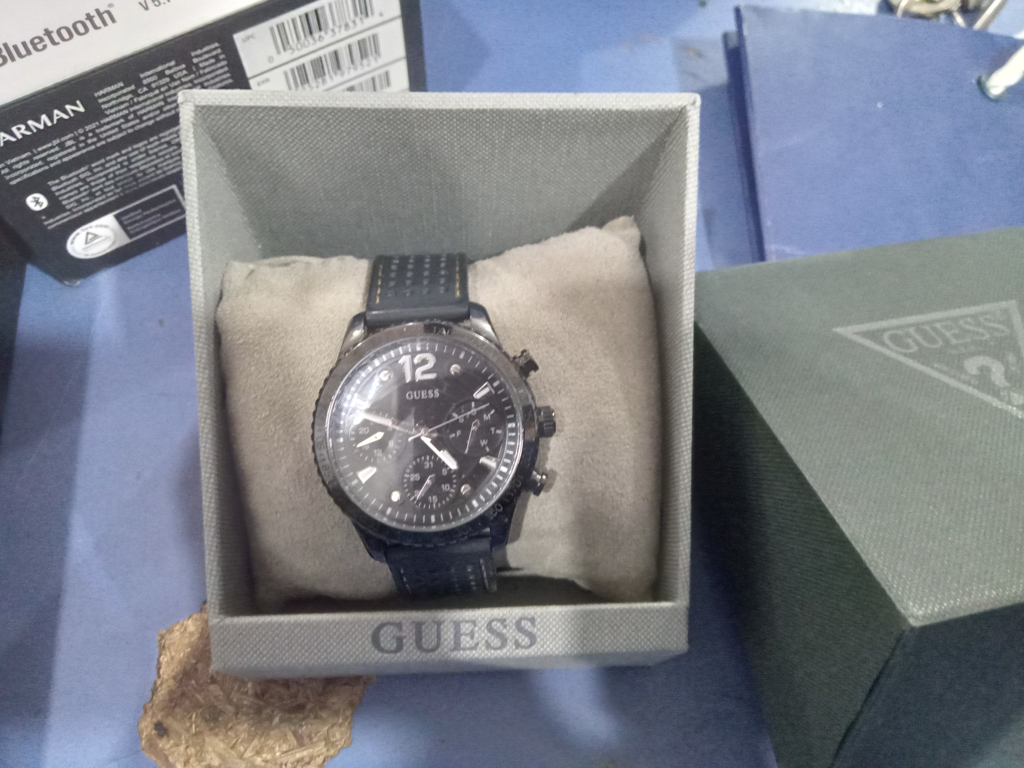 Reloj Para Caballero Marca Guess Modelo W102513 Usado En Buen Estado Acc Malla De GomaEstuche