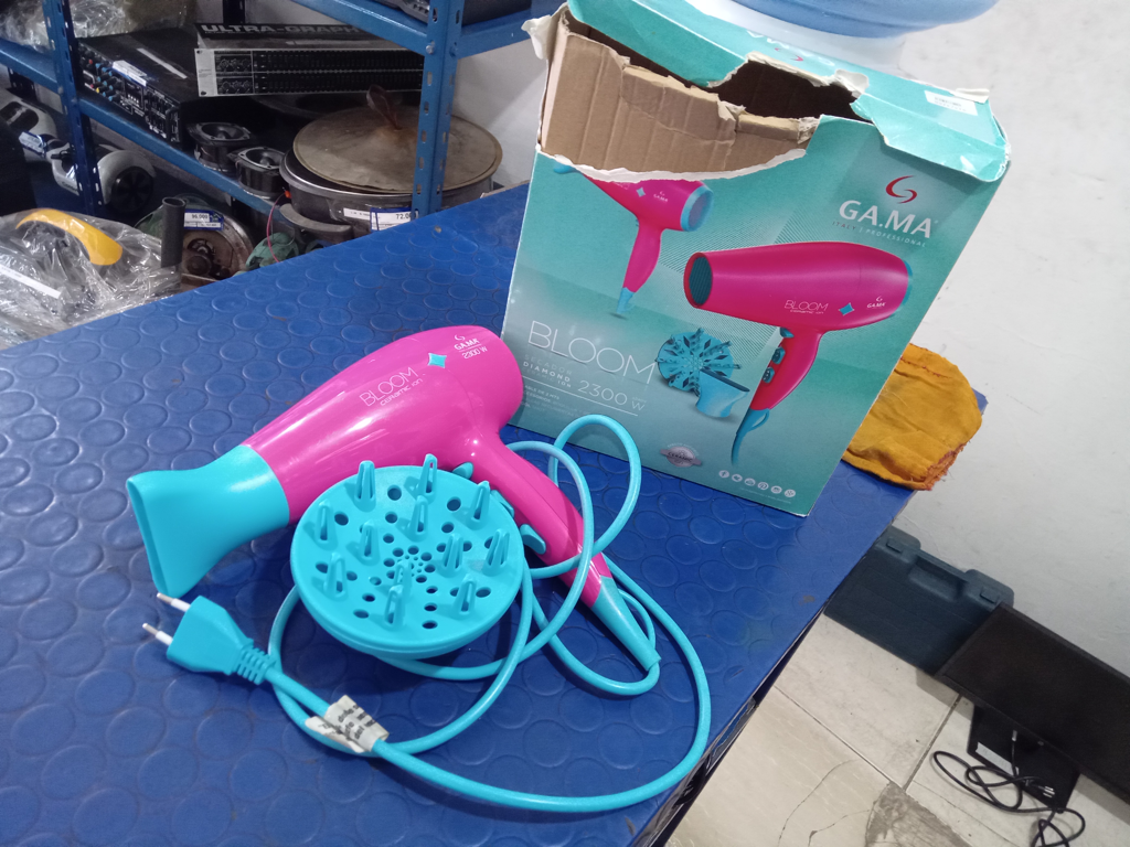 Secador De Pelo Marca Gama Modelo Diamond Ceramic Usado En Buen Estado Acc Pico Y Difusor