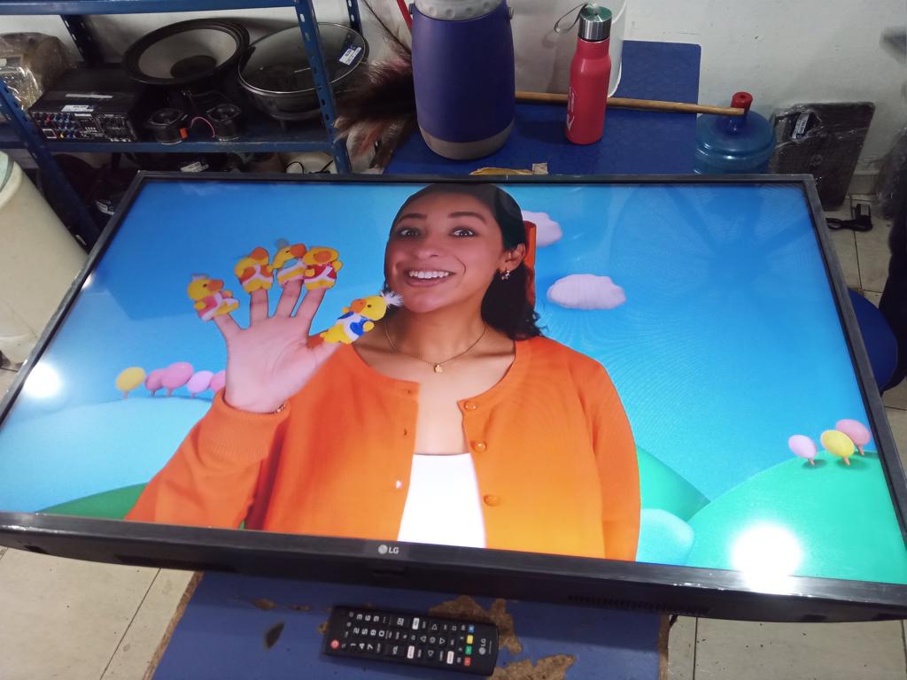 Televisor Led Smart De 43 '' Marca Lg Modelo 43lm6300psv Con Control Usado En Buen Estado Acc Ent. Usb- Hdmi-