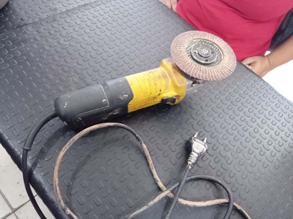 Pulidora Marca Stanley Modelo Stgs9115-B2c Tamaño Chico Usado Con Desgaste Acc Disco