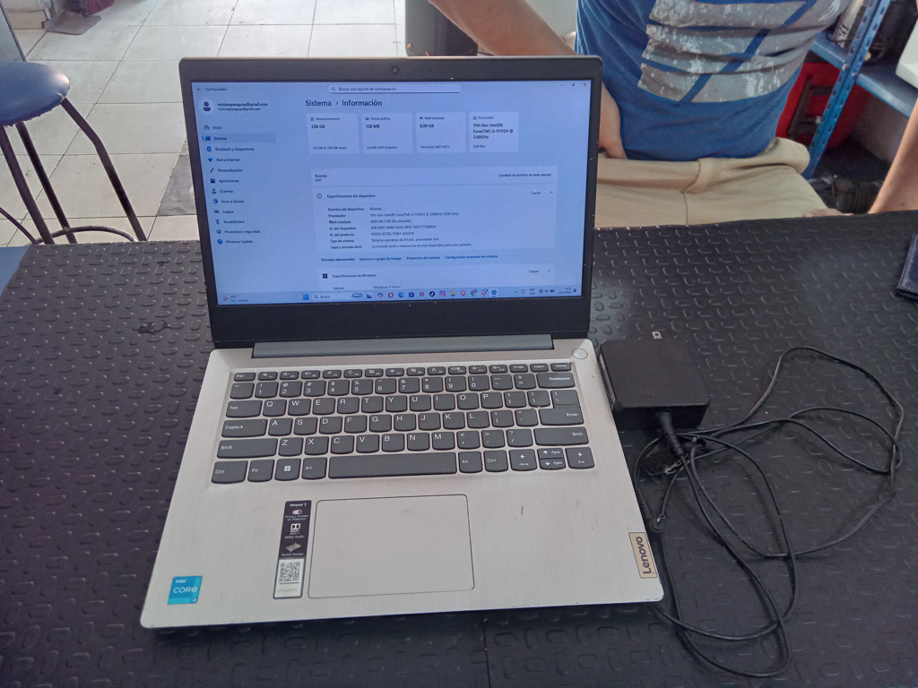 Notebook Marca Lenovo Modelo Ideapad3-14itl05 Procesador Core I3 Memoria Ram 8 Gb Disco Duro 237 Gb Generacion 11 Acc Pantalla De 14 Pulgadas