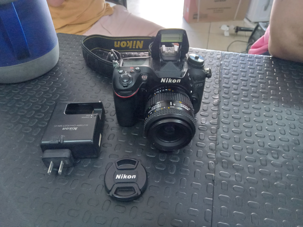 Camara Fotografica Profesional Marca Nikon Modelo D7100 Acc MemoryCorrea 2 Lentes Cargador 2 Tapitas Para LentesCable Power
