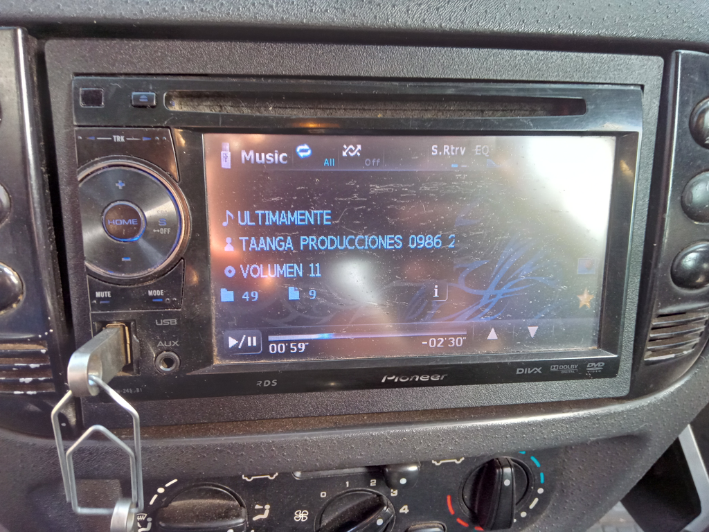Autoradio Marca Pioneer Sin Control Modelo Avh2450bt Usado Con Desgaste Con Ficha Acc Base