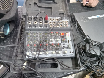 Consola De Sonido Marca Beringer Modelo Xenyx1202fx Usado En Buen Estado Acc TransformadorMaletin