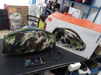 Speaker Potencia Watts 20 Marca Jbl Sin Control Modelo Boombox 3 Usado En Buen Estado Con Caja Acc Caja Cable Power