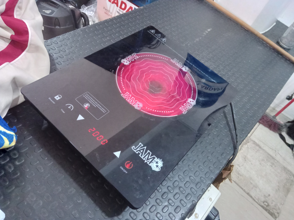 Cocina Electrica Tipo Vitroceramica Marca Jam Modelo Fyd-Ds2021 Usado En Buen Estado Acc No Tiene