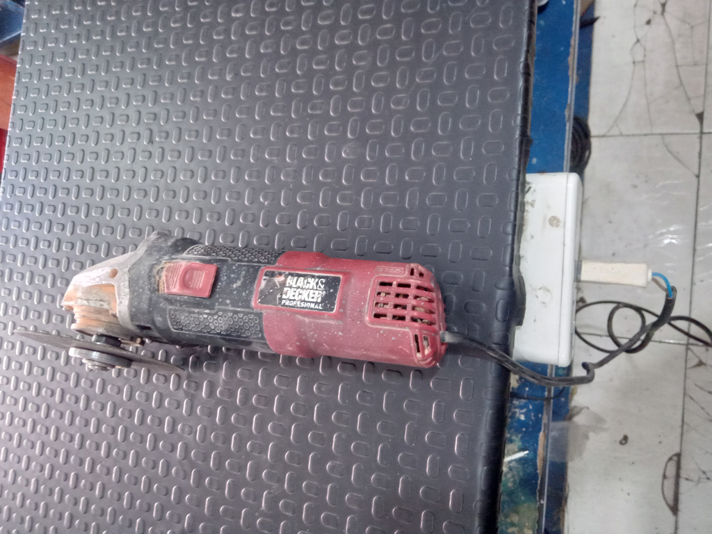 Pulidora Marca Black & Decker Modelo G720n Tamaño Pequeño Usado Con Desgaste Acc Disco