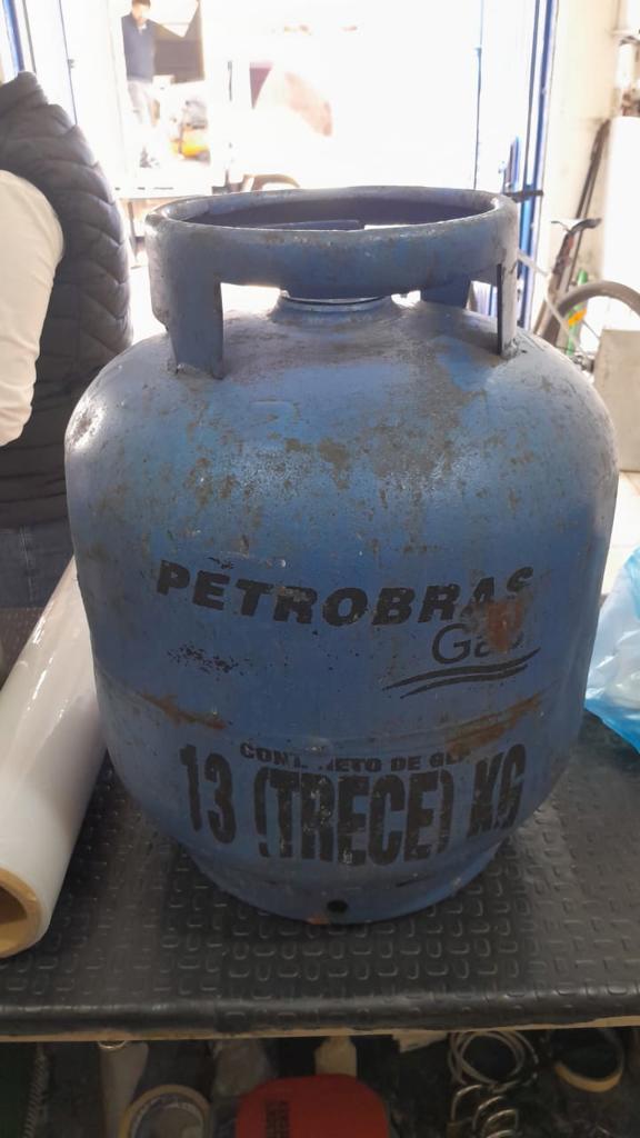 Garrafa Cap 13 Kg. Marca Petrobras Usado En Buen Estado Color Azul Acc No Tiene