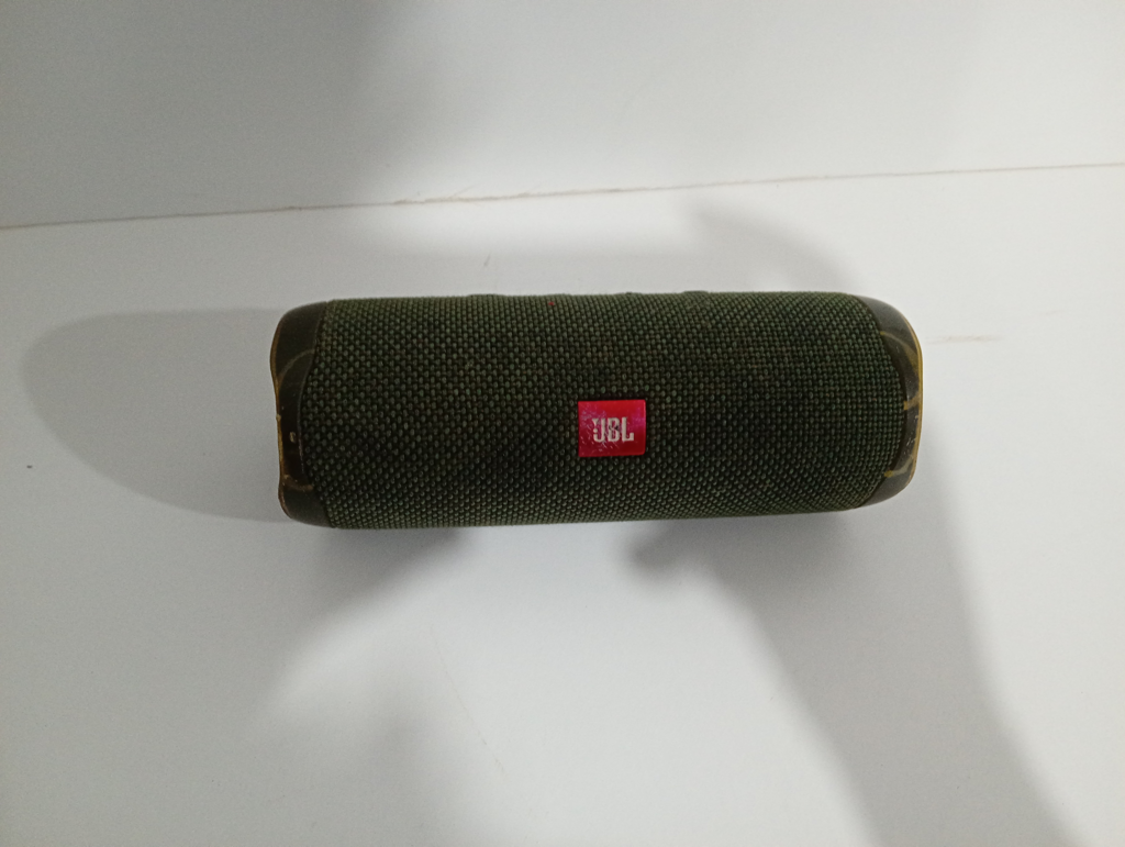 Speaker Potencia Watts 2 Marca Jbl Sin Control Modelo Flip5 Usado Con Desgaste Sin Caja Acc No Tiene
