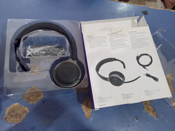 Auricular Marca Targus Modelo Aeh103 Usado En Buen Estado Con Microfono Acc Cable Tipo C Y Auxiliar