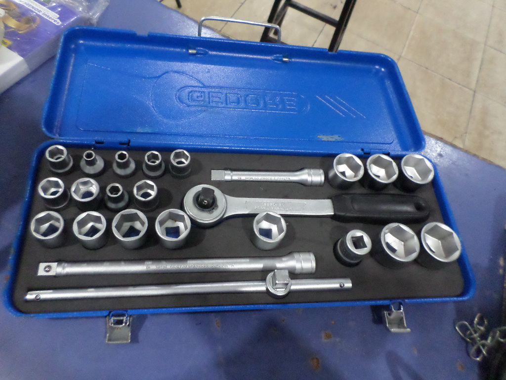 Juego De Herramientas Marca Gedore Modelo No Tiene Usado En Buen Estado Con Con Maletin De Metal Acc 20 Llave Tubo Cricket 3 Accesorios