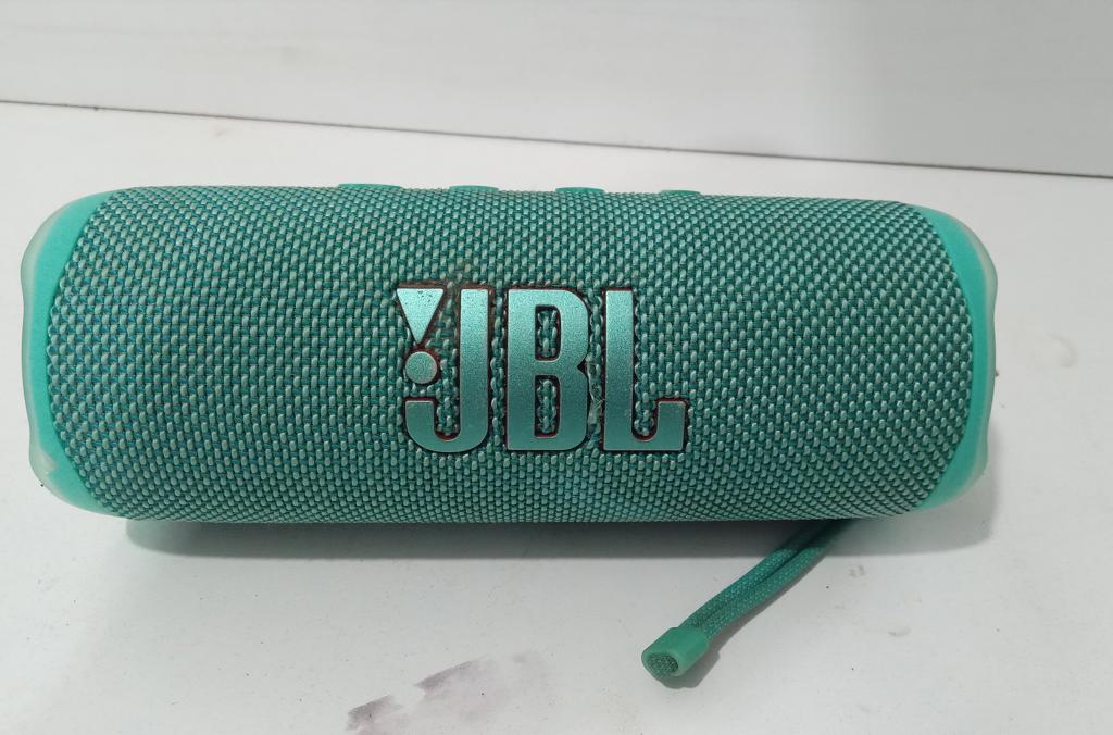 Speaker Potencia Watts No Tiene Marca Jbl Sin Control Modelo Flip 6 Usado En Buen Estado Sin Caja Acc No Tiene