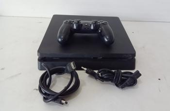 Juego Electronico Ps4 Marca Sony Modelo Cuh-2115a Disco Duro 825 Gb Con Control Sin Caja Usado En Buen Estado Acc HdmiCable CorrienteCable Usb