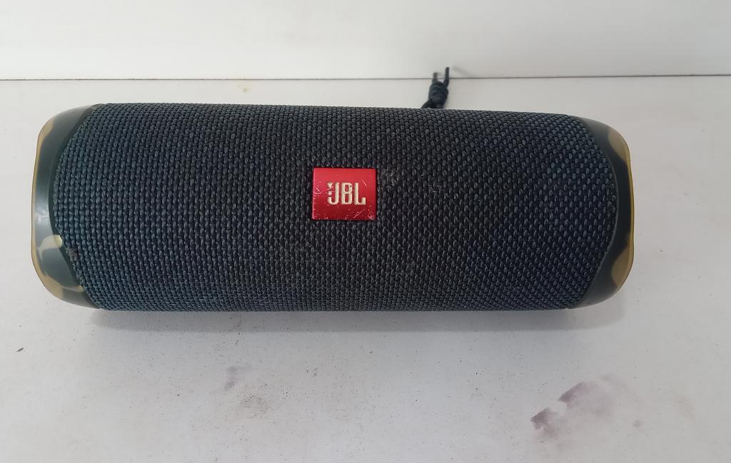 Speaker Potencia Watts No Tiene Marca Jbl Sin Control Modelo Flip 5 Usado En Buen Estado Sin Caja Acc Cinta Colgante
