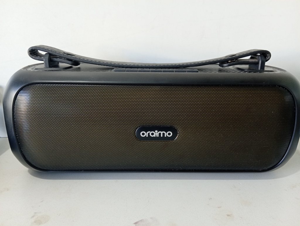 Parlante Portatil Marca Oraimo Modelo Obs-75d Usado En Buen Estado Con Cinta Colgante Acc No Tiene