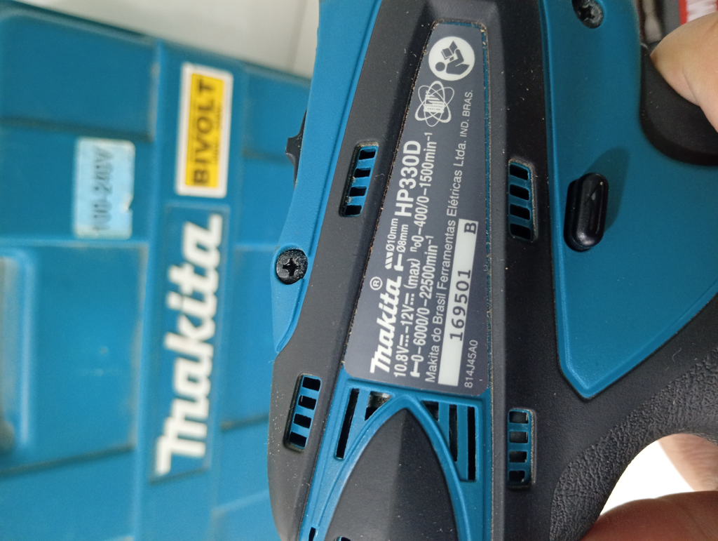 Foto 3 de Taladro Marca Makita A Bateria Modelo Hp330d Acc Dos BateriasCargadorCaja Con MechasBandolera