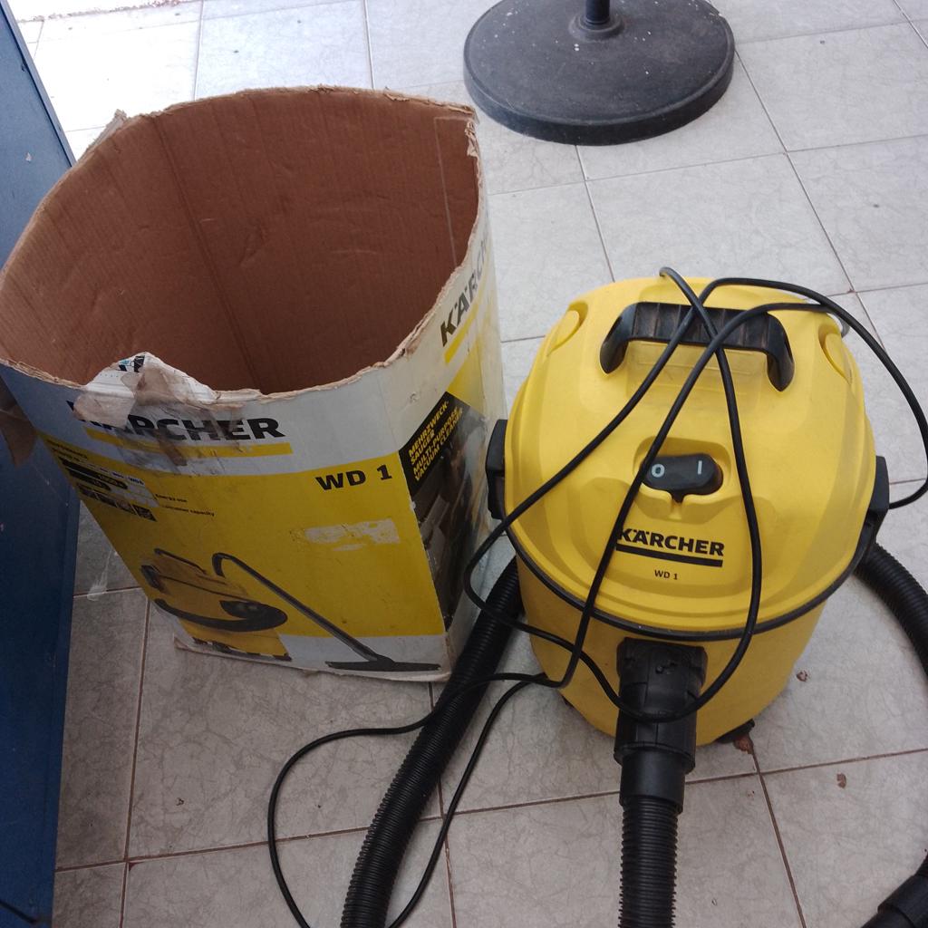Aspiradora Marca Karcher Modelo Wd 1 Usado En Buen Estado Acc Pico Y Accesorios