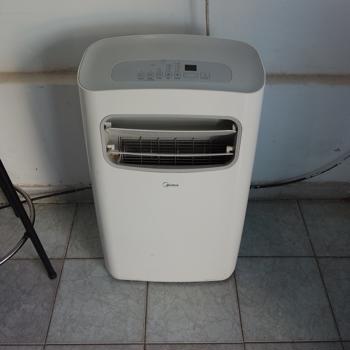 Aire Acondicionado Tipo Portatil Marca Midea Modelo Mppf-12hrn1-Qb6 Potencia Btu : 12.000 Sin Control Usado En Buen Estado Acc: Caño Corrugado Comentario: Ficha Cambiada