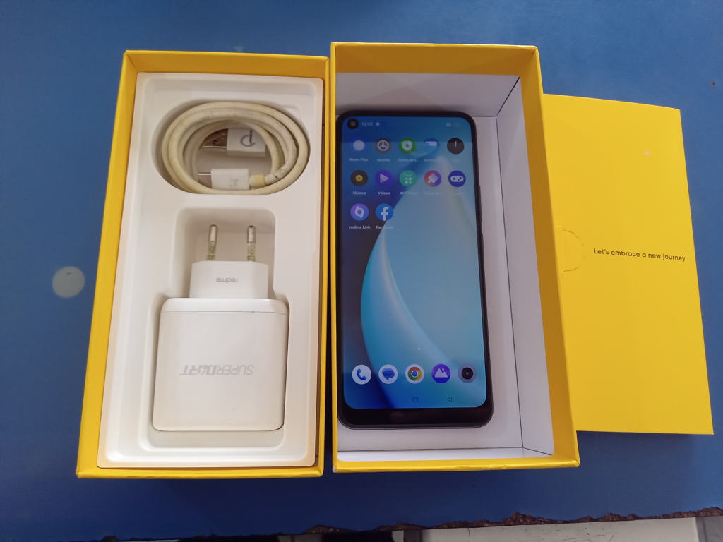 Celular Marca Realme Modelo Rmx3081 Memoria Ram 8 Gb Almacenamiento Interno 128 Gb Acc Cargador