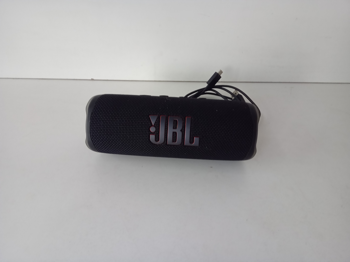 Parlante Portatil Marca Jbl Modelo Flip 6 Usado En Buen Estado Con Usb Acc No Tiene