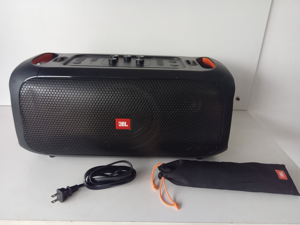 Parlante Portatil Marca Jbl Modelo Partybox On-The Go Usado En Buen Estado Con Microfono Cable Power Acc No Tiene
