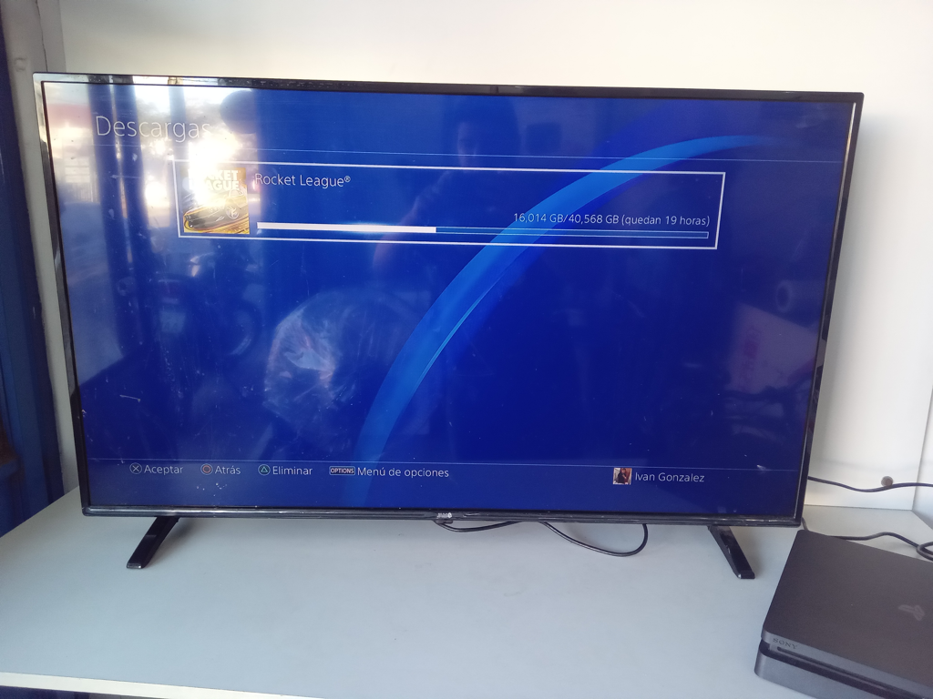 Televisor Led Smart De 43 '' Marca Jam Modelo Sk43e10 Con Control Usado En Buen Estado Acc No Tiene