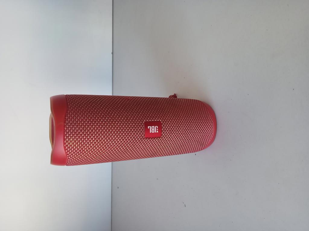 Parlante Portatil Marca Jbl Modelo Flip 5 Usado En Buen Estado Con No Tiene Acc Correa