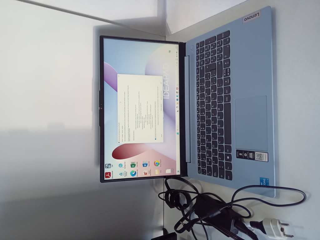 Notebook Marca Lenovo Modelo Ideapad Slim 3 15ianb Procesador Intel Core I3 Memoria Ram 8 Gb Disco Duro 500 Gb Generacion 3 Acc CargadorAdaptador