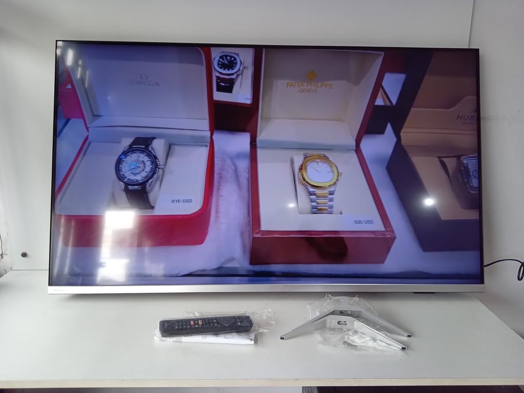 Televisor Led Smart De 50 '' Marca Phillips Modelo 50pud6654/55 Con Control Usado En Buen Estado Acc PatitasEn CajaManual