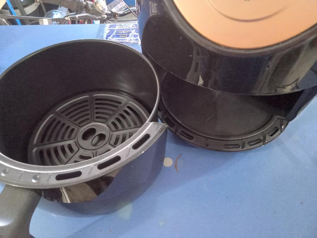 Foto 3 de Fritadora Marca Hameland Modelo No Tiene Usado En Buen Estado Acc En Caja