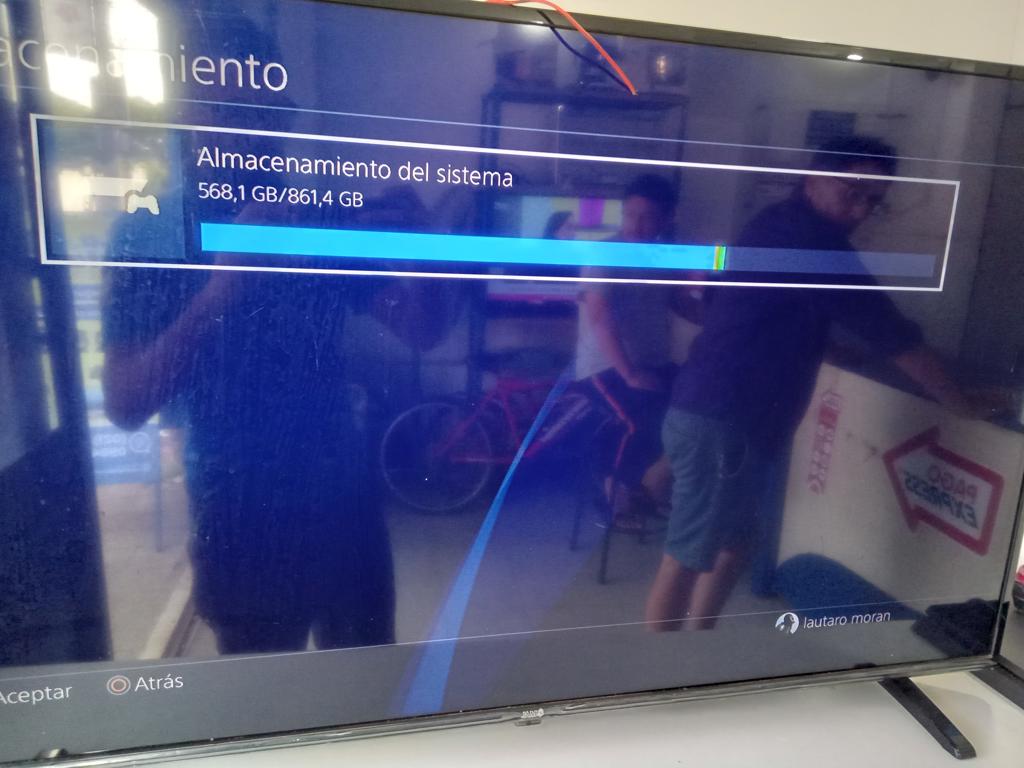 Foto 3 de Juego Electronico Ps4 Marca Sony Slim Modelo Cuh 2115b Disco Duro 1.000 Gb Con Control Con Caja Usado En Buen Estado Acc Cable PowerCable HdmiCable Usb