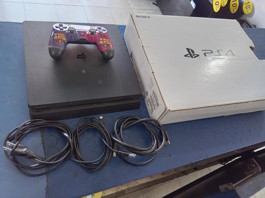 Juego Electronico Ps4 Marca Sony Slim Modelo Cuh 2115b Disco Duro 1.000 Gb Con Control Con Caja Usado En Buen Estado Acc Cable PowerCable HdmiCable Usb