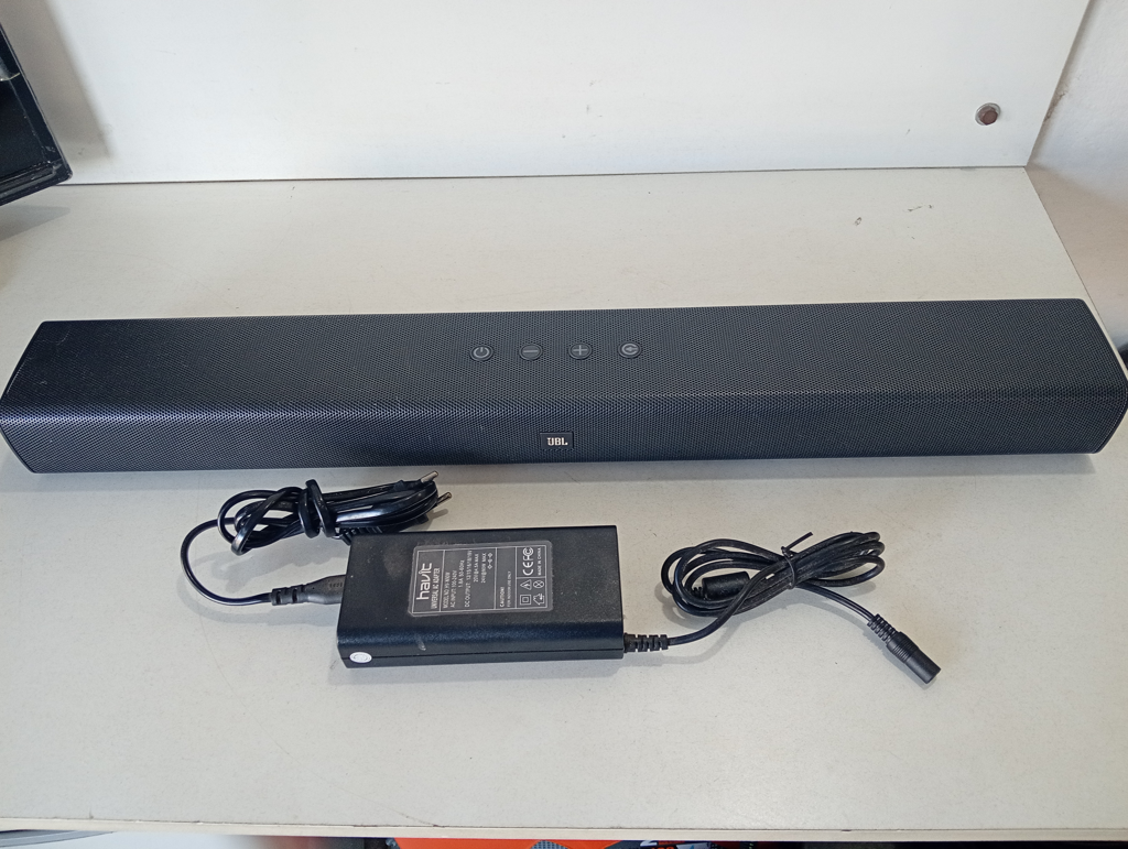 Barra De Sonido Marca Jbl Modelo Bar Studio Usado En Buen Estado Con Transformador Acc No Tiene