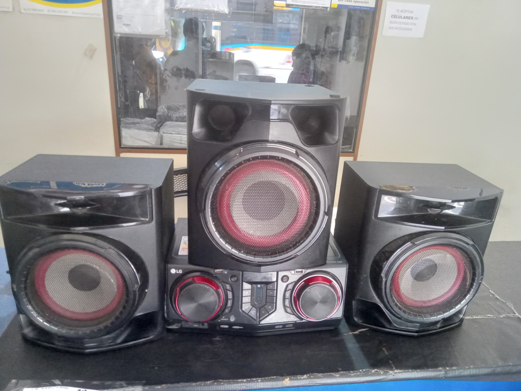 Equipo De Sonido Marca Sony Con Control Modelo Cj45 Usado En Buen Estado Acc Con Control Sin Tapa BtUsbFm