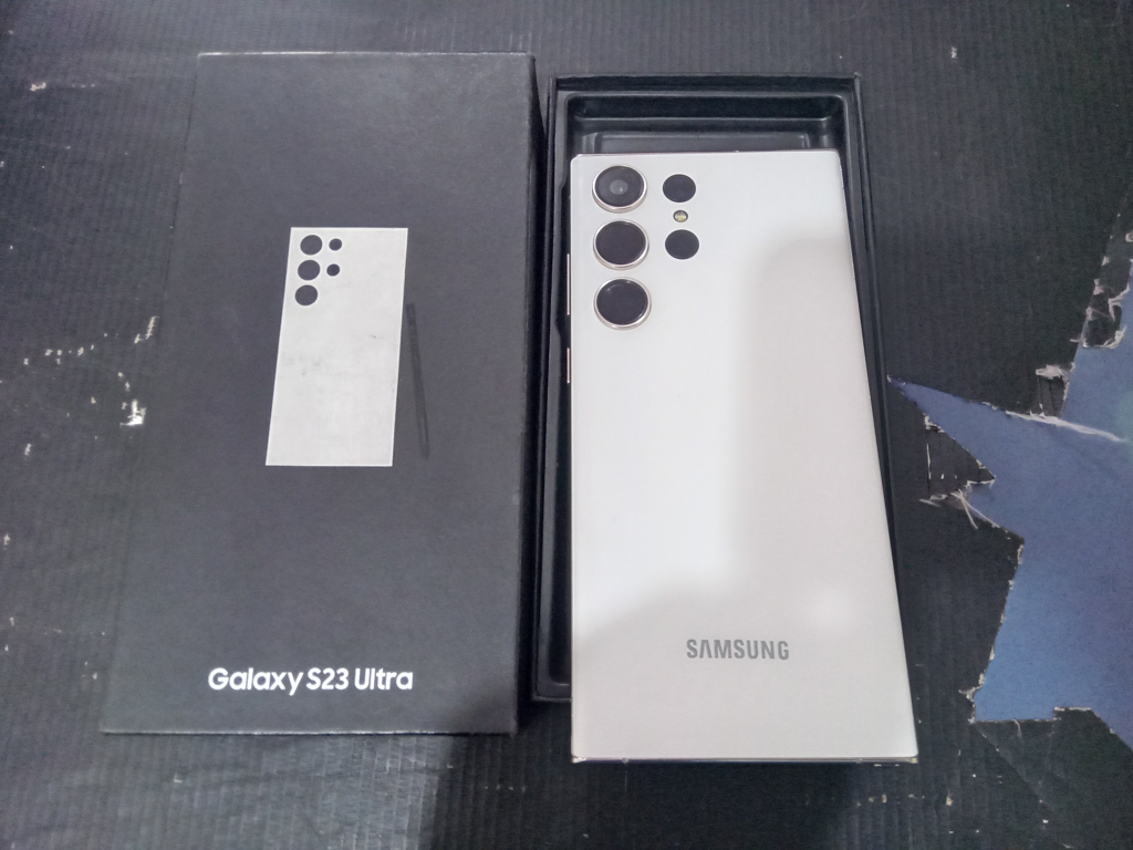 Foto 2 de Celular Marca Samsung Modelo S 23 Ultra Memoria Ram 8 Gb Almacenamiento Interno 512 Gb Acc Caja Lapiz