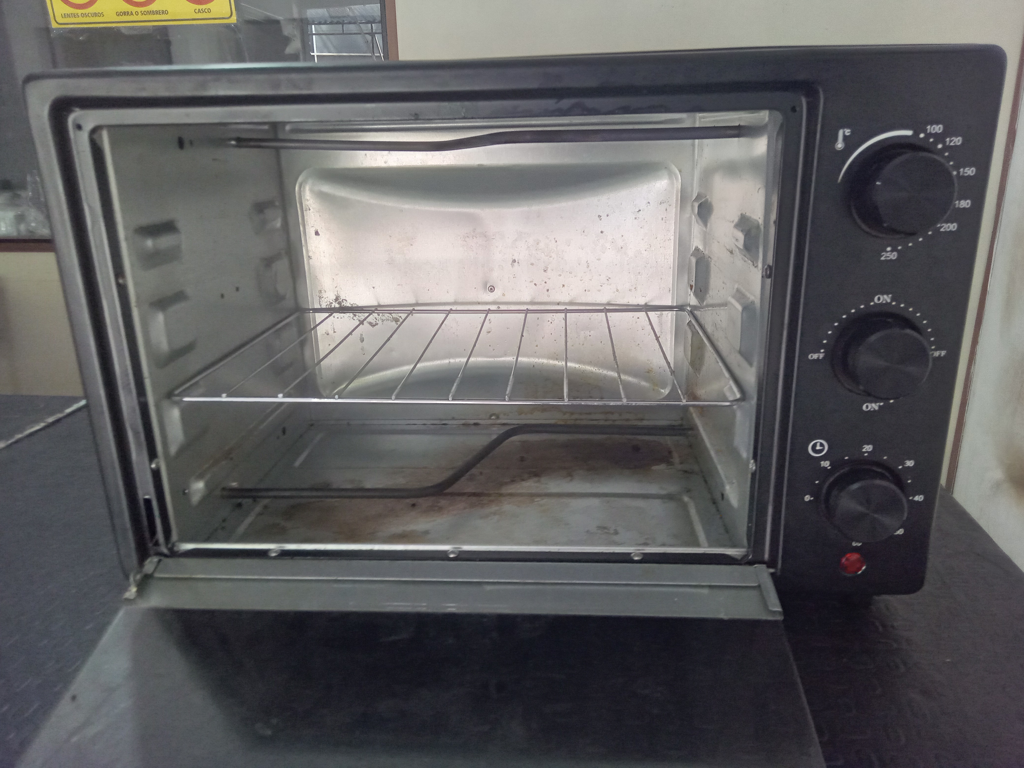 Horno Marca Litros 30 Modelo Usado En Buen Estado Acc Parrilla