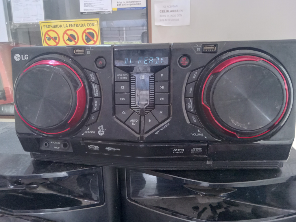 Equipo De Sonido Marca Lg Con Control Modelo Cj45 Usado En Buen Estado Acc 2 Parlantes Woofer