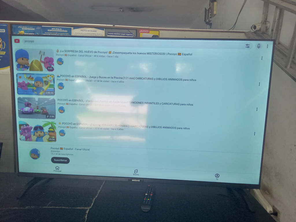Televisor Led Smart De 55 '' Marca Midas Modelo Md-Smtv55a Con Control Usado En Buen Estado Acc Par De Patitas Comtrol