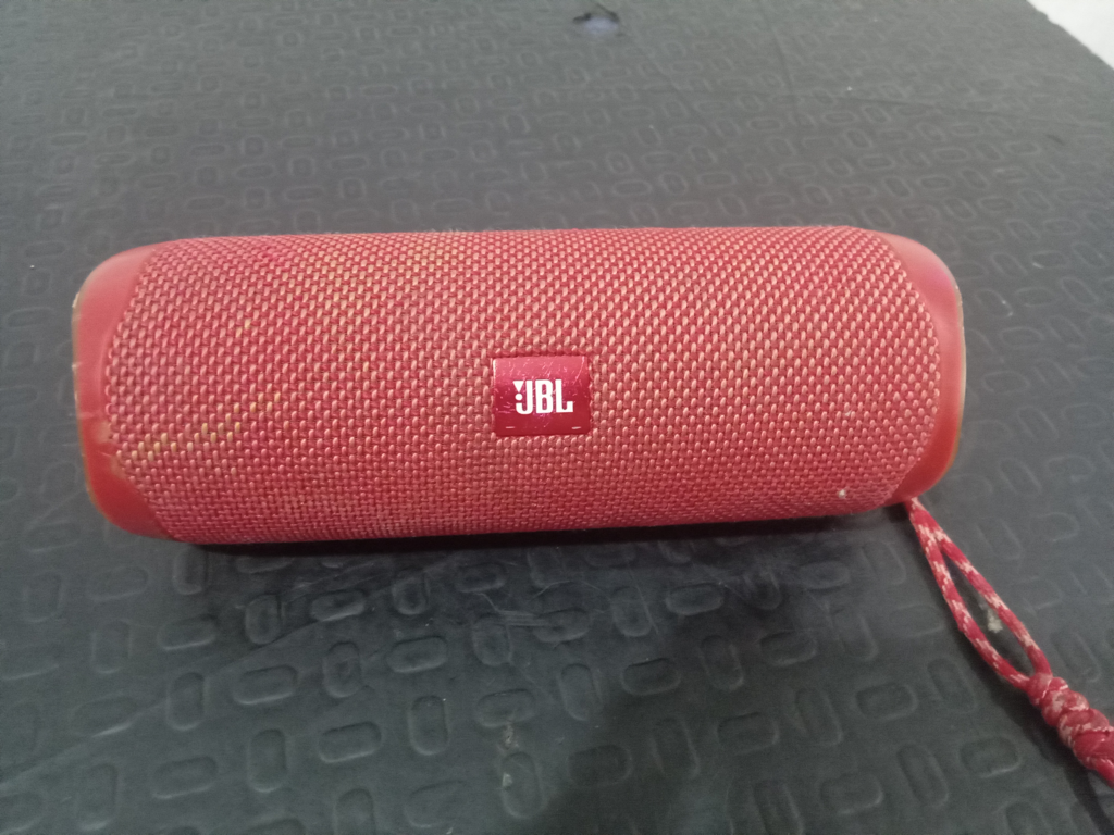 Parlante Portatil Marca Jbl Modelo Flip5 Usado En Buen Estado Con Usb Acc Usb