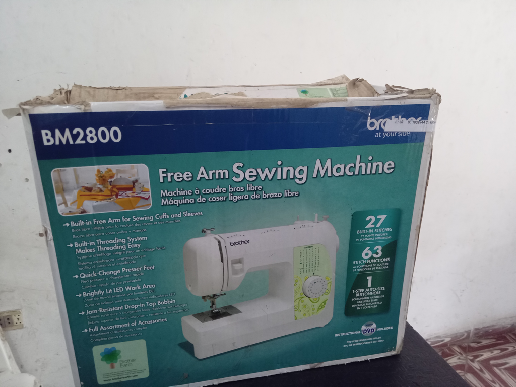 Maquina De Coser Familiar Marca Brother Modelo Bm2800 Usado En Buen Estado Acc PedalCable Cte Luz Led